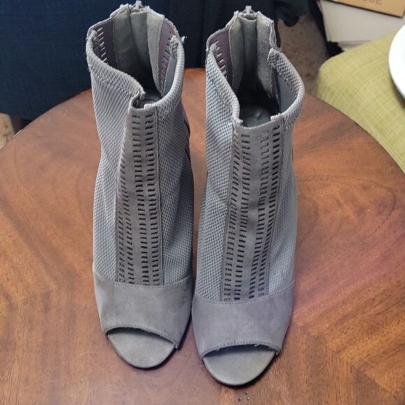 QUPID FAUX SUEDE HIGH HEEL BACK ZIPPER OPEN TOE BOOTIES - Picture 4 of 16